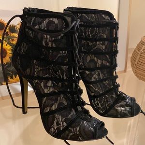 Chinese laundry lace up heel 7.5/38